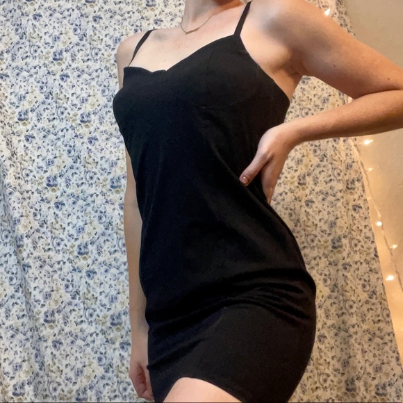Black body con dress, Forever 21 size large - Picture 3 of 3